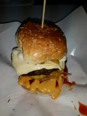 Burger Bakar Abang Burn1