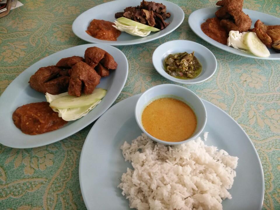 pecel lele shah alam