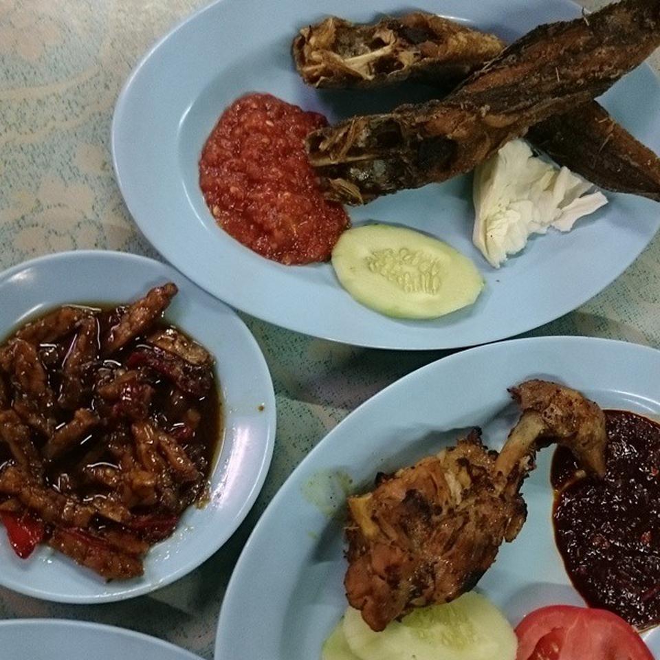 pecel lele shah alam