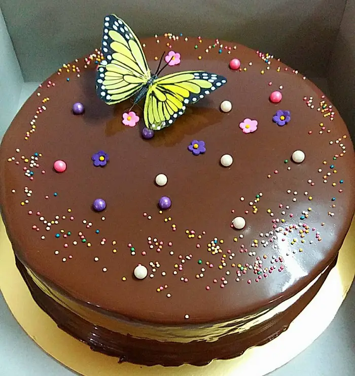 Roll cake coklat for simple birthday,.. hbd ya , wish u all the best,..  thanks for order at Istanabrownies Batam,.. murah rejekinya… | Instagram