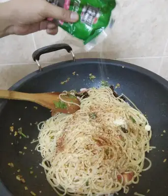 Resepi Spaghetti Aglio Olio Mudah Dan Menyelerakan Saji My