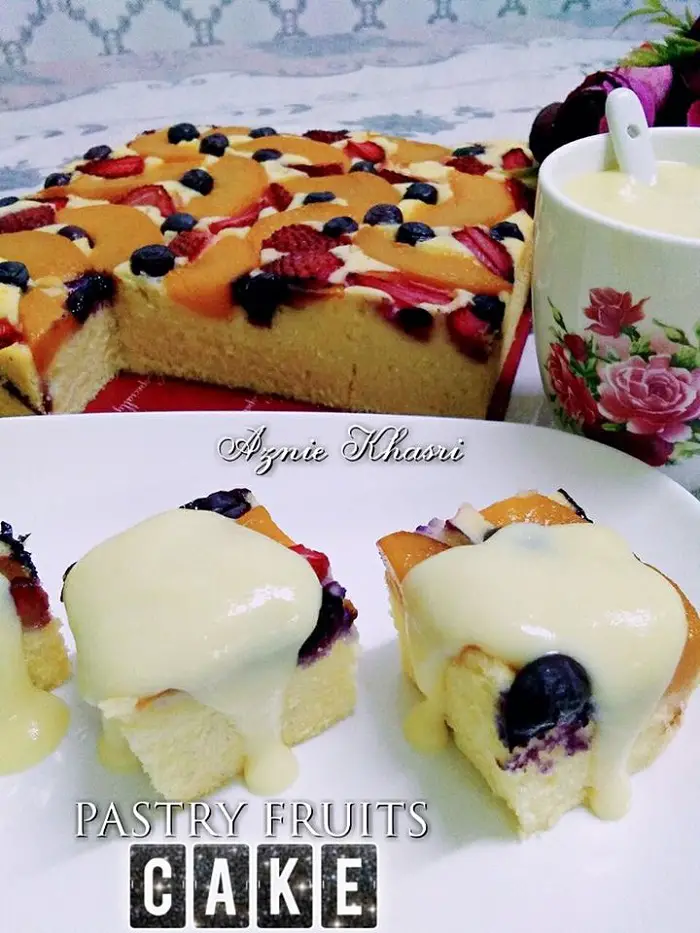 pastry fruit cake