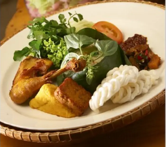 Nasi Ayam Penyet @ Restoran Kampung Daun