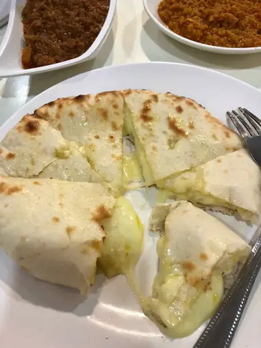 Roti naan cheese