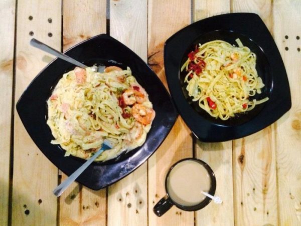 tempat makan best di puncak alam