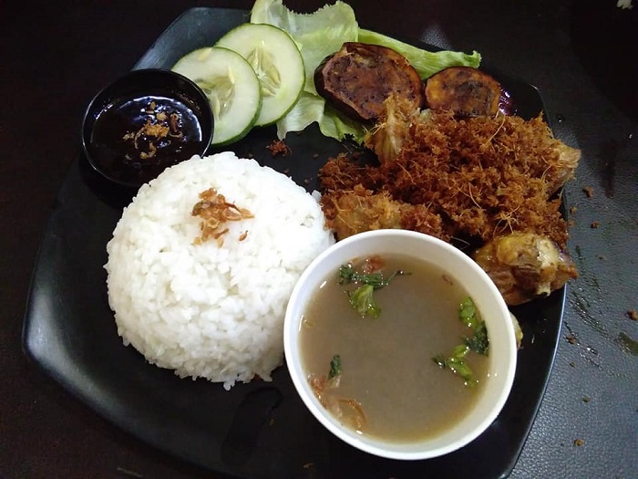 Nasi Ayam Penyet @La Tansa Cafe