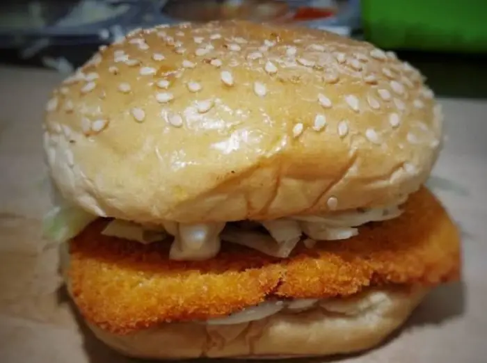 Fish Burger @ Popeyes Burger
