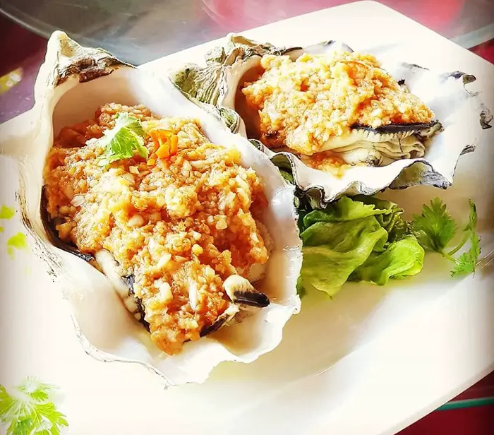 Steamed Oyster Garlic @ Nelayan Seafood