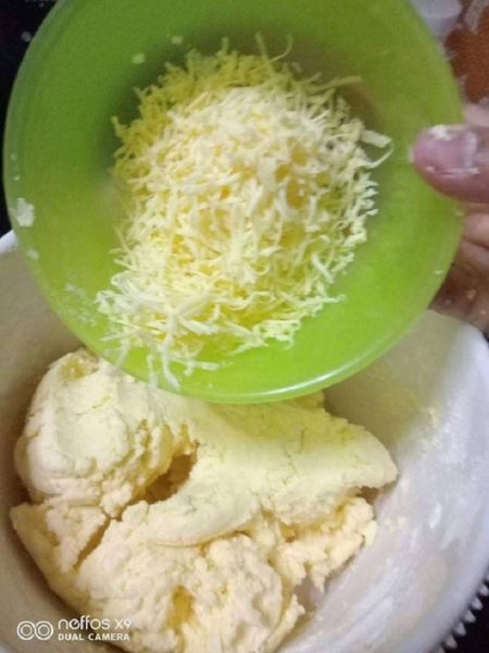 Kuih-Bangkit-Cheese-2