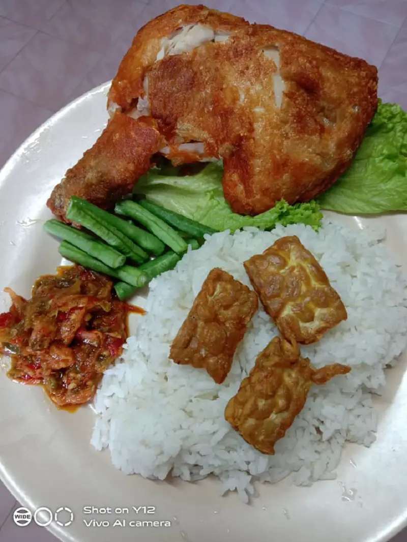 Resepi Nasi Ayam Penyet (Resepi Warisan Nusantara) - Saji.my
